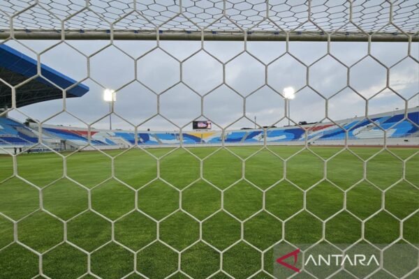 Sanksi Dikenakan kepada Panpel Arema FC Terkait Pelemparan Bus Persik Sanksi Dikenakan kepada Panpel Arema FC Terkait Pelemparan Bus Persik