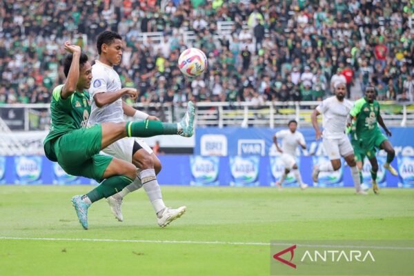Liga 1 Indonesia: Derbi Jatim Memanas, Persib Terima Kunjungan PSS Liga 1 Indonesia: Derbi Jatim Memanas, Persib Terima Kunjungan PSS