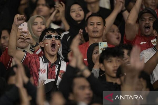 Berikut adalah beberapa alternatif judul untuk “God Bless dan Judika Bakar Semangat Penggemar Indonesia”:
1. “Pengguncang Semangat: God Bless dan Judika Menggetarkan Hati Penggemar Indonesia”
2. “Energi Tak Terbatas: God Bless dan Judika Membakar Semangat di Tanah Air”
3. “God Bless dan Judika: Dua Ikon Musik yang Menginspirasi Penggemar Indonesia”
4. “Semangat Berkobar: Kolaborasi Epik God Bless dan Judika untuk Penggemar Indonesia”
5. “Malam Penuh Energi: God Bless dan Judika Hadirkan Semangat bagi Penggemar Indonesia”
Semoga salah satu dari judul ini sesuai dengan yang Anda cari! Berikut adalah beberapa alternatif judul untuk "God Bless dan Judika Bakar Semangat Penggemar Indonesia":
1. "Pengguncang Semangat: God Bless dan Judika Menggetarkan Hati Penggemar Indonesia"
2. "Energi Tak Terbatas: God Bless dan Judika Membakar Semangat di Tanah Air"
3. "God Bless dan Judika: Dua Ikon Musik yang Menginspirasi Penggemar Indonesia"
4. "Semangat Berkobar: Kolaborasi Epik God Bless dan Judika untuk Penggemar Indonesia"
5. "Malam Penuh Energi: God Bless dan Judika Hadirkan Semangat bagi Penggemar Indonesia"
Semoga salah satu dari judul ini sesuai dengan yang Anda cari!