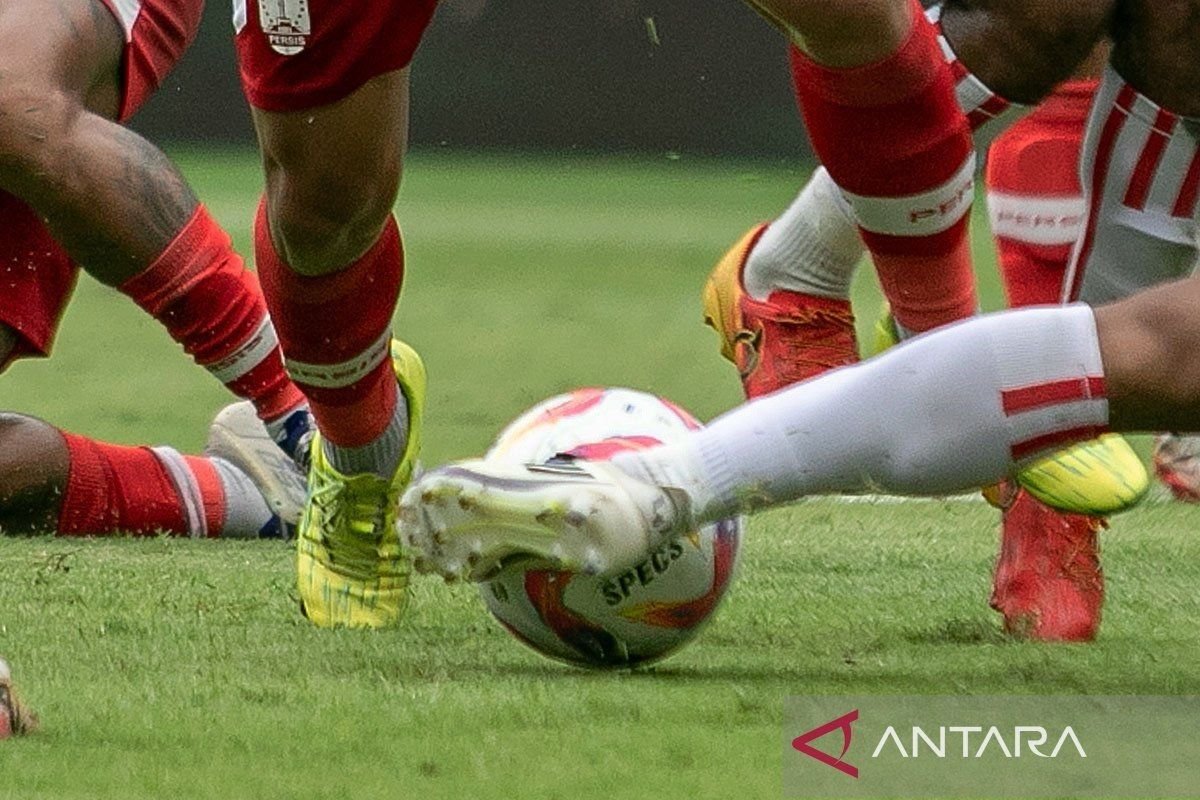 Berikut beberapa alternatif judul untuk pertandingan antara Myanmar dan Timor Leste yang berakhir dengan delapan gol:

1. "Pertandingan Dramatis: Delapan Gol Menghiasi Laga Myanmar vs Timor Leste"
2. "Kejutan Sepak Bola: Myanmar dan Timor Leste Sajikan Drama delapan Gol"
3. "Delapan Gol Berkepanjangan: Myanmar dan Timor Leste Tampilkan Pertandingan Spektakuler"
4. "Laga Penuh Aksi: Drama Delapan Gol antara Myanmar dan Timor Leste"
5. "Derby Gol: Myanmar dan Timor Leste Berbagi Delapan Gol dalam Pertarungan Seru"

Semoga salah satu dari judul-judul ini sesuai dengan yang Anda inginkan!