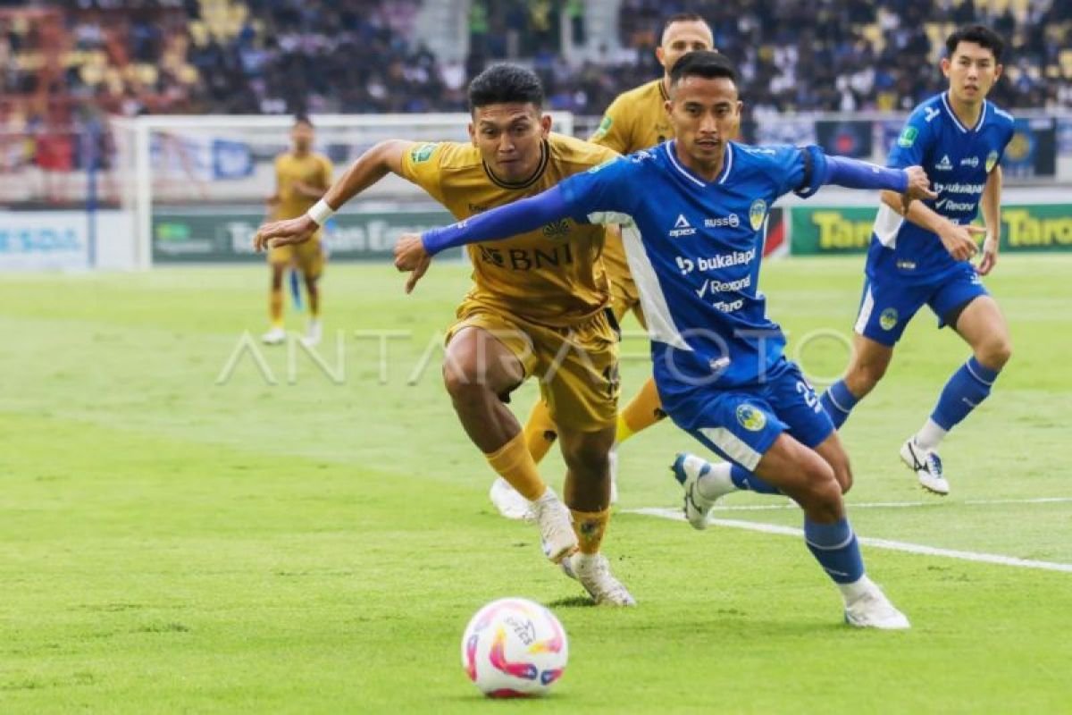 Here are some alternative titles for "Jadwal lengkap PSIM Yogyakarta di Super League musim 2025/2026":

1. "Panduan Jadwal PSIM Yogyakarta di Super League 2025/2026"
2. "Jadwal Pertandingan PSIM Yogyakarta di Musim Super League 2025/2026"
3. "Rincian Jadwal PSIM Yogyakarta untuk Super League 2025/2026"
4. "Jadwal Komprehensif PSIM Yogyakarta dalam Super League Musim 2025/2026"
5. "Jadwal Lengkap Kesebelasan PSIM Yogyakarta di Super League 2025/2026"
6. "Ikuti Jadwal PSIM Yogyakarta di Super League 2025/2026"
7. "Jadwal Pertandingan Super League 2025/2026: PSIM Yogyakarta"
8. "Semua yang Perlu Diketahui tentang Jadwal PSIM Yogyakarta di Super League 2025/2026"

Feel free to choose any of these or modify them further!